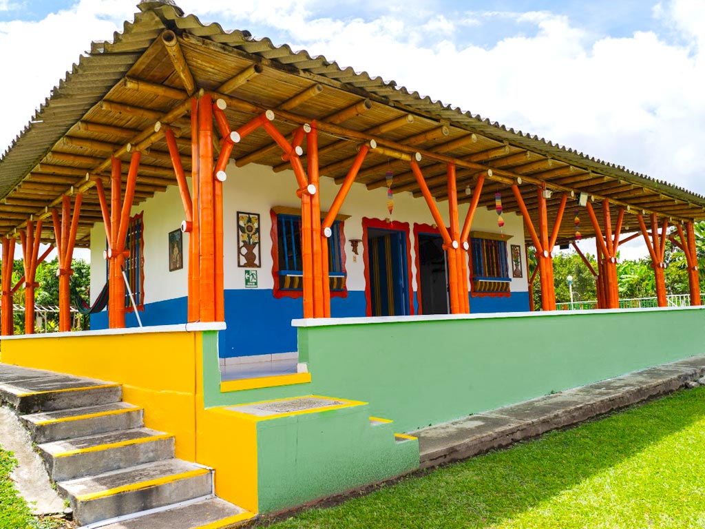 detur, de tur, detur finca hotel shalom la dorada, eje cafetero, montenegro, la tebaida, fincas, quindío fincas, fincas, turismo, descanzo, vacaciones, finca hotel