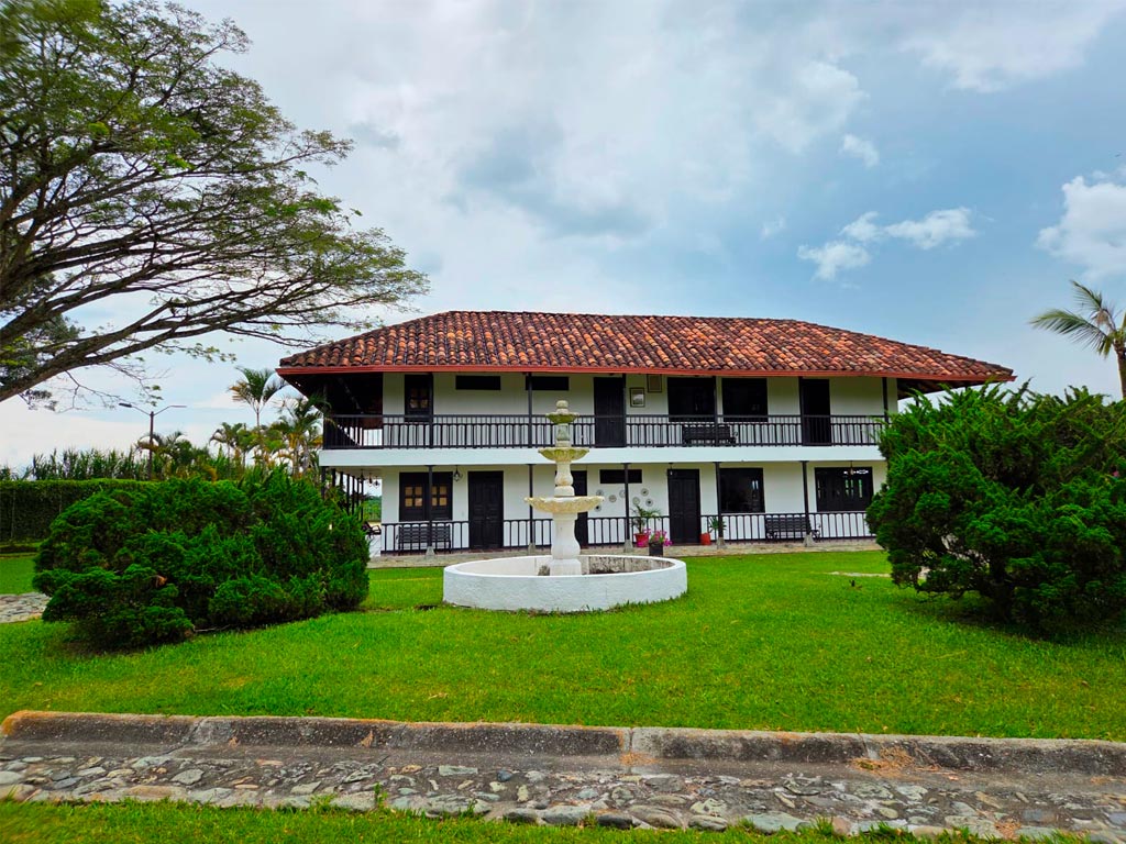 detur, de tur, detur fincas fincas en Montenegro, fincas en alquiler Montenegro, alquiler de fincas en Montenegro, fincas turísticas en Montenegro, finca vacacional Montenegro, finca campestre Montenegro, fincas en el eje cafetero