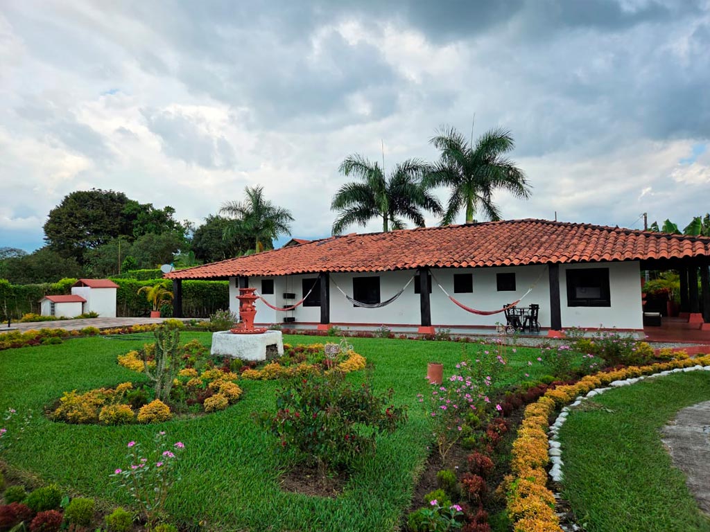 detur, de tur, detur fincas fincas en Armenia, fincas en alquiler Armenia, alquiler de fincas en Armenia, fincas turísticas en Armenia, finca vacacional Armenia, finca campestre Armenia, fincas en el eje cafetero