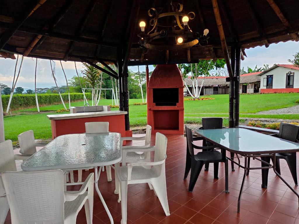 detur, de tur, detur fincas fincas en Armenia, fincas en alquiler Armenia, alquiler de fincas en Armenia, fincas turísticas en Armenia, finca vacacional Armenia, finca campestre Armenia, fincas en el eje cafetero